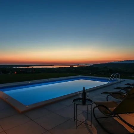 Villa Vila Matak *