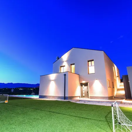 Vila Matak Villa *