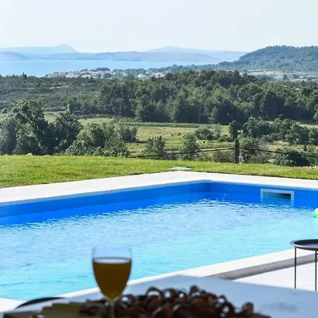 Vila Matak