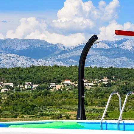 Villa Vila Matak *