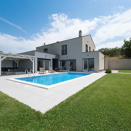 Matak Vila